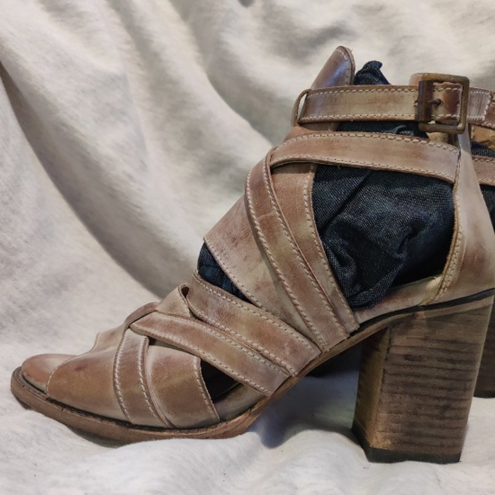 ~ FREEBIRD ~ CLAW ~ SIZE 10 ~